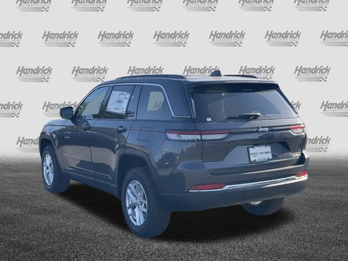 Used 2025 Jeep Grand Cherokee Laredo X image 8