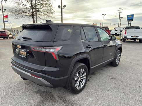 New 2026 Chevrolet Equinox LT w/ Convenience Package II FWD image 7