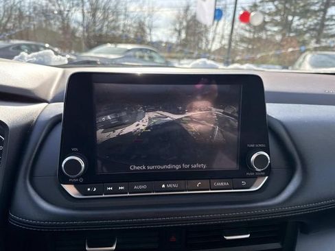 Used 2023 Nissan Rogue SV image 24