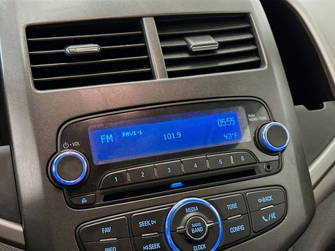 Used 2014 Chevrolet Sonic LT image 21