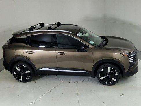 New 2026 Nissan Kicks SR w/ Illumination Package image 43