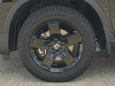 Certified 2025 Honda Ridgeline Black Edition image 6