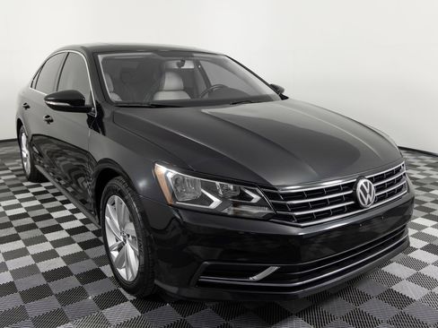 Used 2018 Volkswagen Passat 2.0T SE image 10