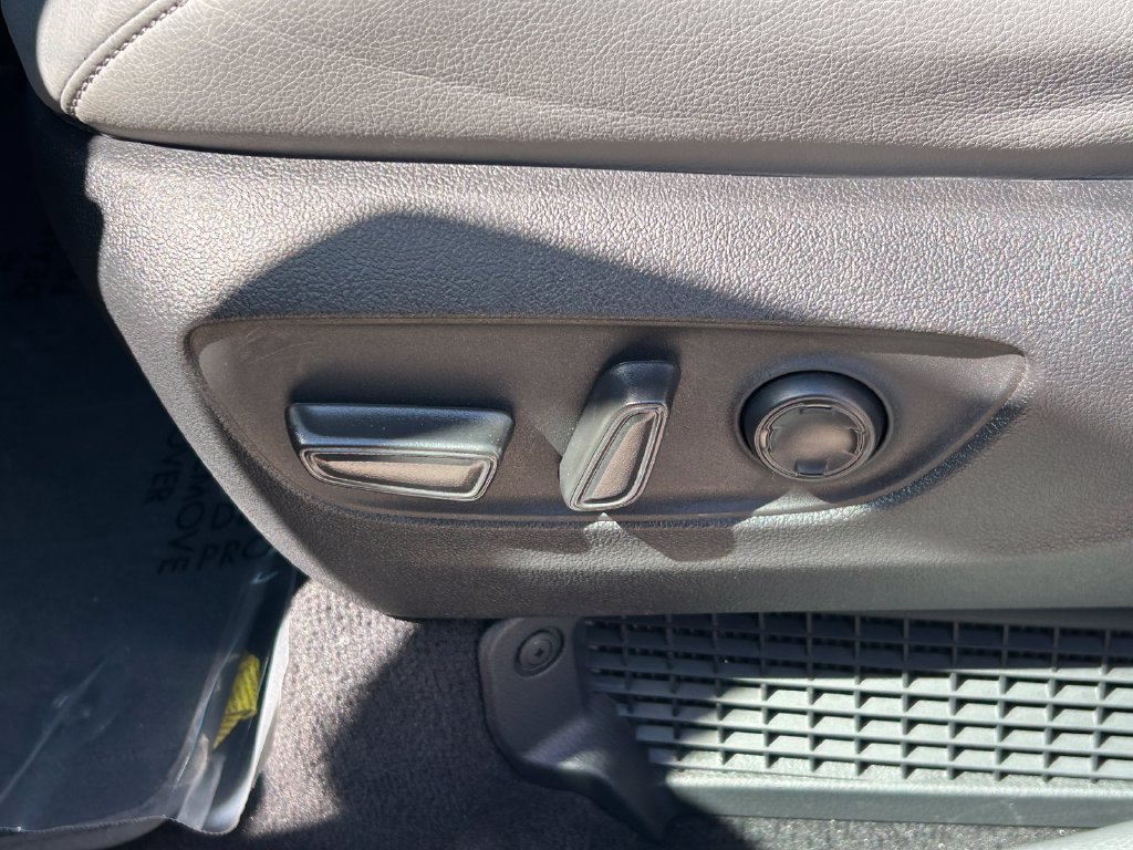 Certified 2023 Toyota Sienna Limited AWD/4WD image 26