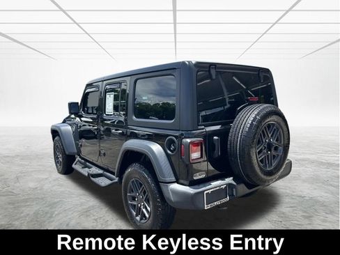Used 2024 Jeep Wrangler Unlimited Sport AWD/4WD image 7