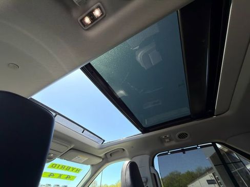 Used 2022 Ford Explorer Limited w/ Hybrid Equipment Group 310A AWD/4WD image 16