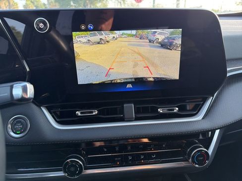 Used 2026 Chevrolet Equinox LT FWD image 11