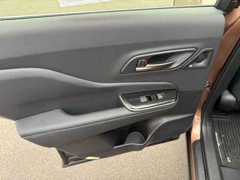 Used 2025 Toyota Crown Signia Limited w/ Advanced Technology Package image 40