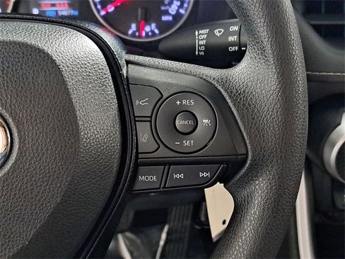 Used 2020 Toyota RAV4 LE image 25