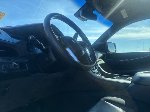 Used 2017 Cadillac Escalade Platinum image 35