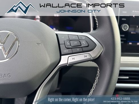 New 2026 Volkswagen Taos SE image 18