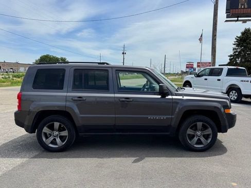 Used 2015 Jeep Patriot High Altitude AWD/4WD image 34