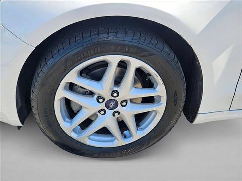 Used 2013 Ford Fusion SE FWD image 22