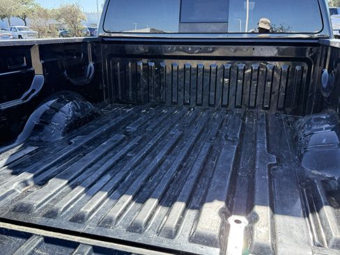 Used 2021 Nissan Titan SV w/ SV Convenience Package image 30