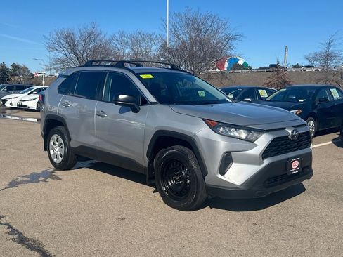 Used 2021 Toyota RAV4 LE image 9