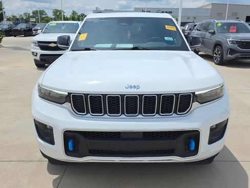 Used 2022 Jeep Grand Cherokee Overland w/ MOPAR Finishing Package AWD/4WD image 8