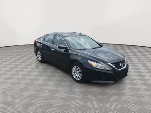 Used 2016 Nissan Altima 2.5 S w/ Power Driver Seat Package image 2