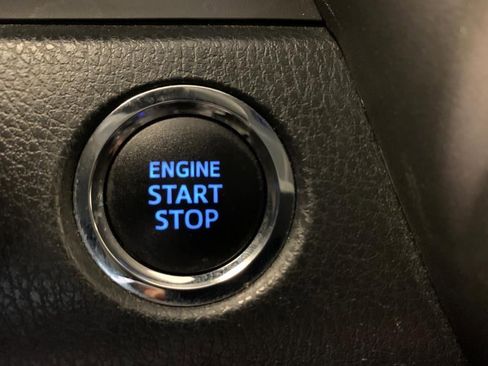 Used 2021 Toyota Camry XSE FWD image 21