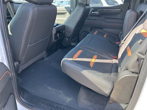 Used 2025 GMC Sierra 1500 AT4 image 9