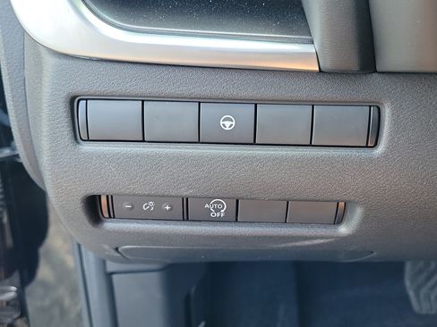 Certified 2023 Nissan Rogue SV FWD image 24