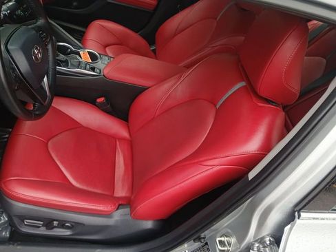 Used 2018 Toyota Camry XSE FWD image 11