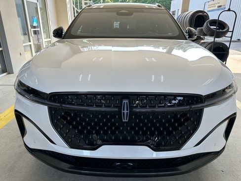 Used 2024 Lincoln Nautilus Reserve w/ Equipment Group 202A image 8