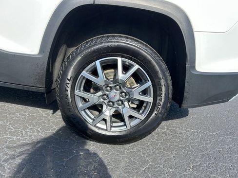 Used 2023 GMC Acadia SLT image 9