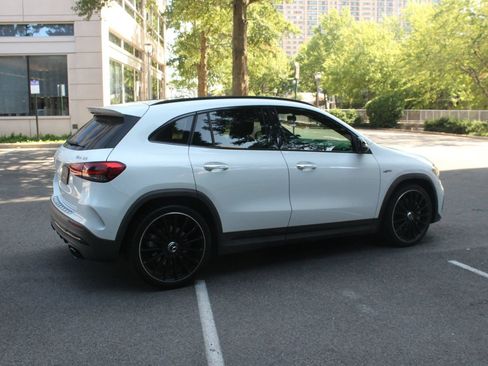 Used 2021 Mercedes-Benz GLA 35 AMG 4MATIC w/ Premium Package image 7