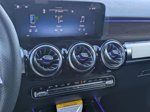 Used 2026 Mercedes-Benz GLB 250 image 31