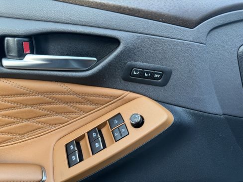 Used 2019 Toyota Avalon Limited FWD image 14