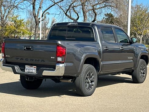 Used 2022 Toyota Tacoma SR5 image 4