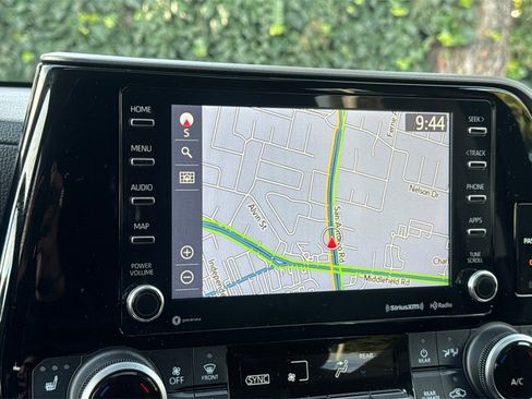 Certified 2021 Toyota Highlander XLE image 18