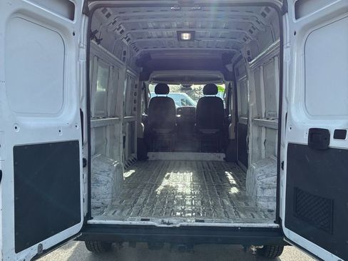 Used 2020 RAM ProMaster 2500 w/ Interior Convenience Group FWD image 11