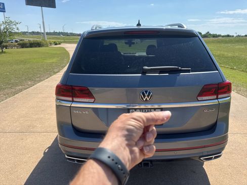 Used 2022 Volkswagen Atlas SEL R-Line AWD/4WD image 8