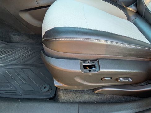 Used 2021 Buick Encore Preferred w/ Safety Package image 14