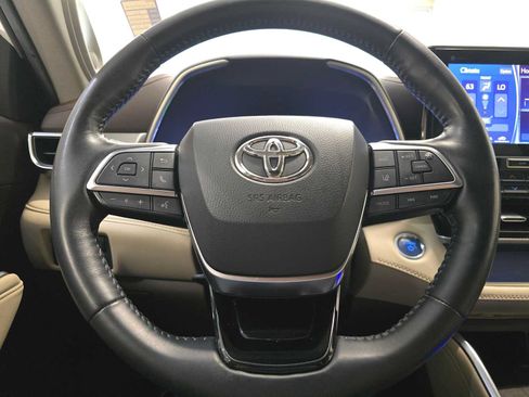 Used 2020 Toyota Highlander Platinum AWD/4WD image 10