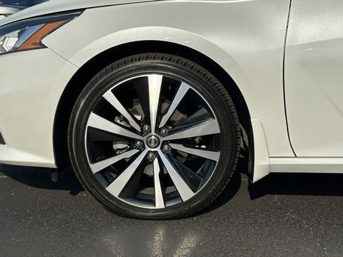 Certified 2022 Nissan Altima 2.5 SR image 6