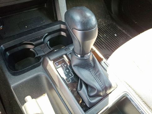 Used 2019 Toyota Tacoma TRD Off-Road RWD image 12