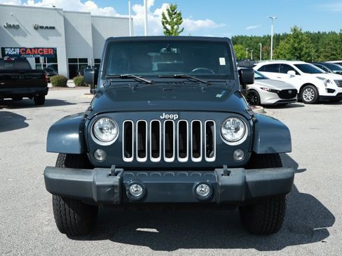 Used 2016 Jeep Wrangler Unlimited Sahara w/ Connectivity Group AWD/4WD image 2