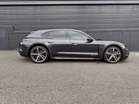 Certified 2022 Porsche Taycan 4 Cross Turismo image 11