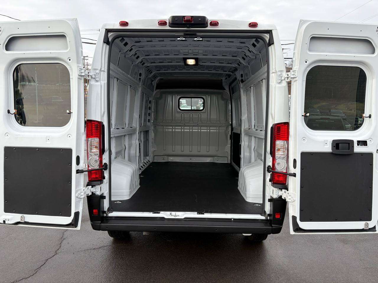 Used 2024 RAM ProMaster 2500 w/ Quick Order Package 22G SLT FWD image 27