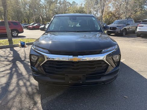 Used 2024 Chevrolet TrailBlazer LS image 2