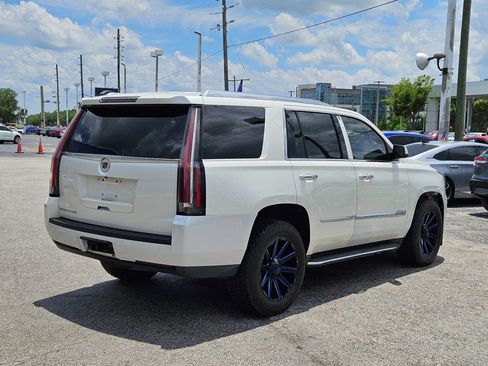 Used 2015 Cadillac Escalade Luxury AWD/4WD image 8
