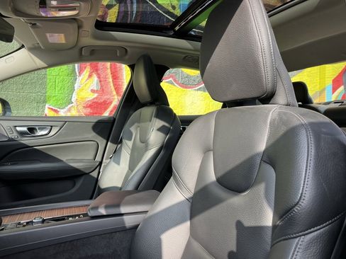 Used 2023 Volvo S60 B5 Ultimate image 47