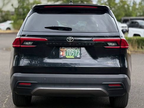 Certified 2024 Toyota Grand Highlander AWD image 4