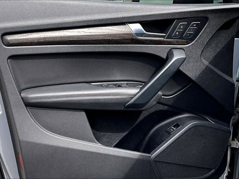 Used 2019 Audi Q5 Premium Plus w/ Premium Plus Package image 26