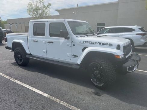 Used 2025 Jeep Gladiator Sport image 4