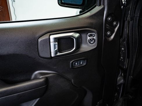 Used 2024 Jeep Wrangler Unlimited image 26