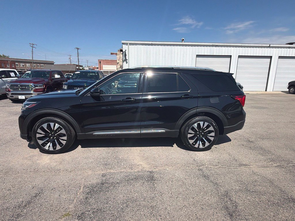 Used 2025 Ford Explorer Platinum w/ LUX Leather Package AWD/4WD image 2
