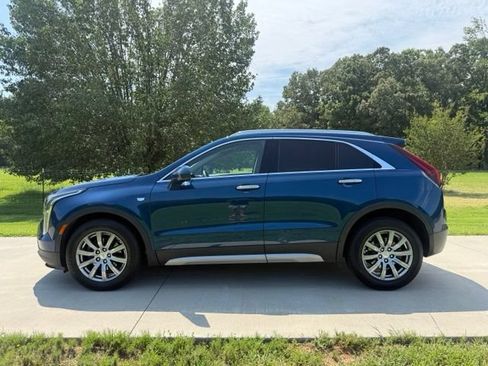 Used 2019 Cadillac XT4 Premium Luxury FWD image 2